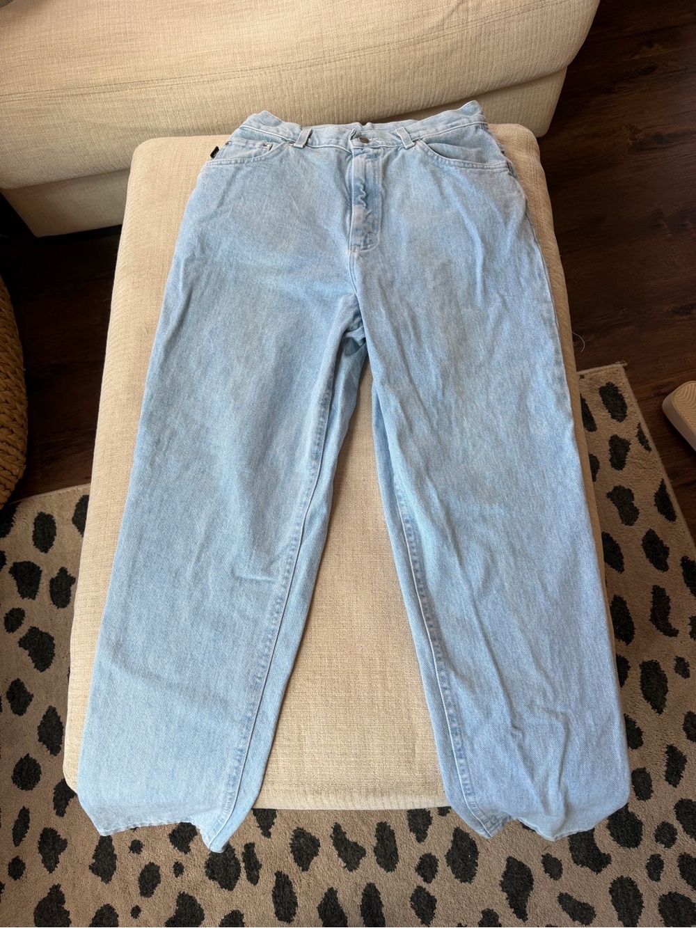 chic Light Blue Women’s Straight Leg Jeans